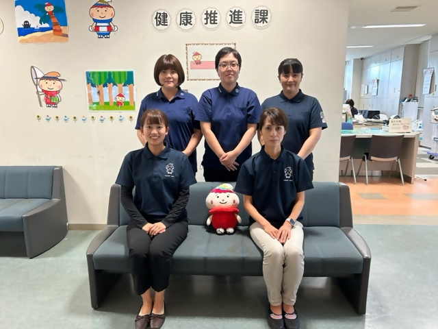 健康推進課母子健康グループメンバーの集合写真