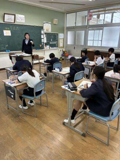 学校の授業の様子