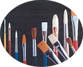 様々なサイズや毛先がある熊野筆の画筆の写真