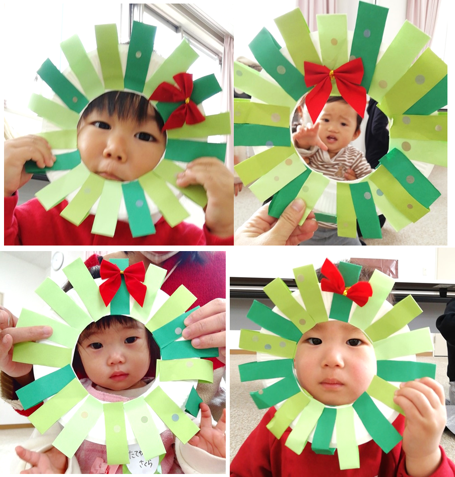 手づくりのクリスマスリースを顔に当てている子供の写真4枚が並んでいる写真