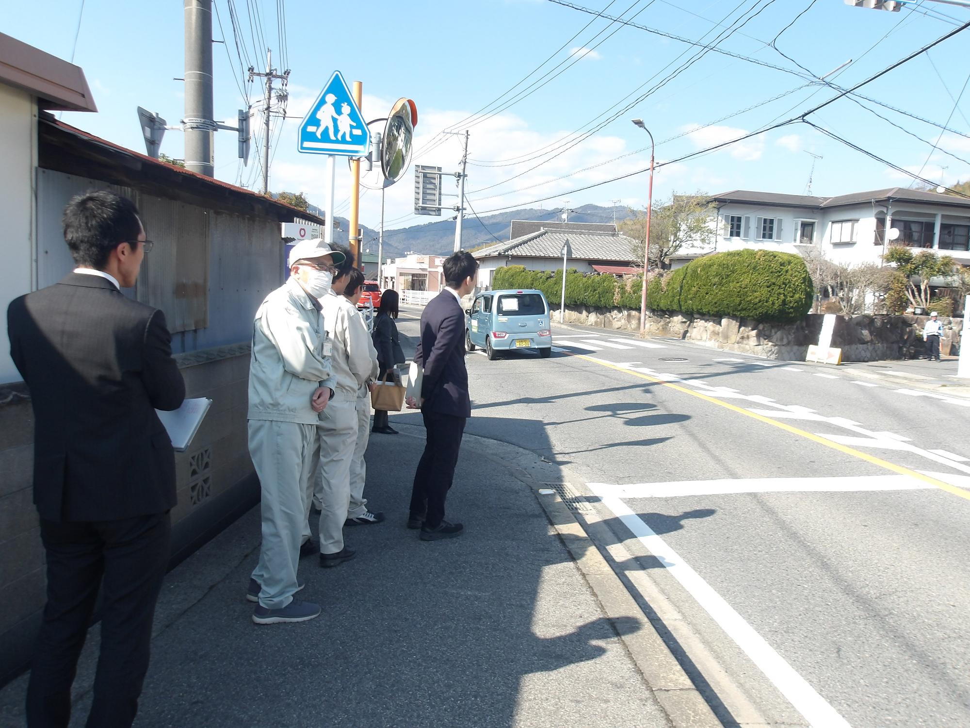 現地合同点検を行っている写真