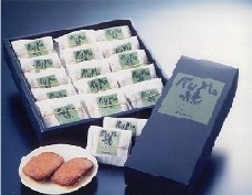 青いパッケージのくま焼和風パイの写真